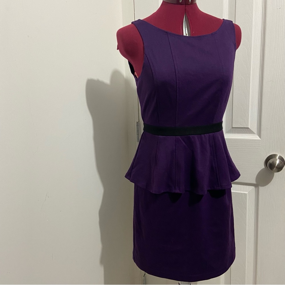 Johnny Martin women purple and black sleeveless peplum dress. Size M. Used.